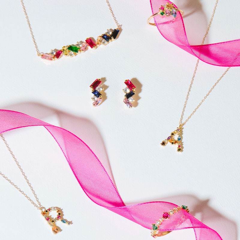 Collier initiale en Or 18K oxydes de couleurs Collier initiale en Or 18K oxydes de couleurs